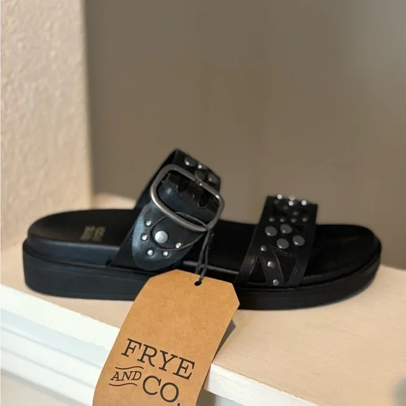 Frye & Co. Castella Women’s Black Sandal Size 6 Gun Metal Studs Adj. Strap NIB - Picture 2 of 10